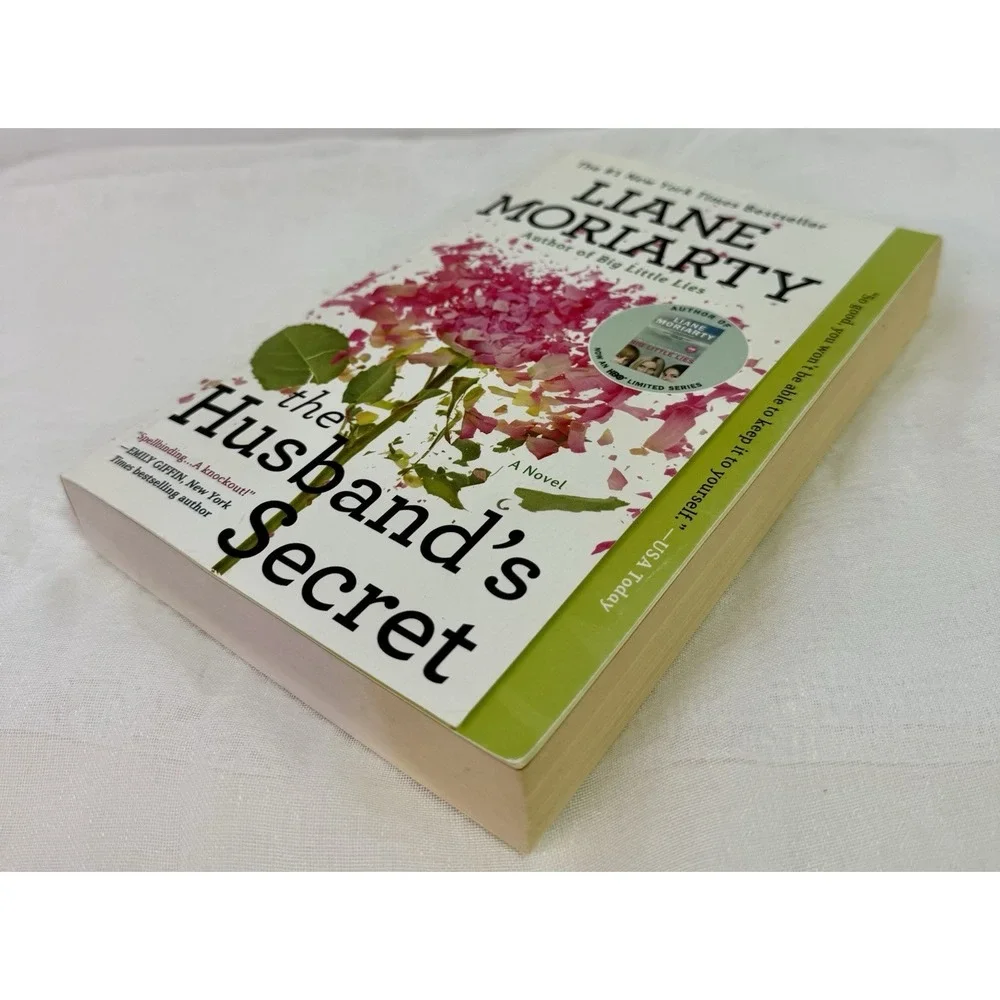 The Husband's Secret - 0451490045 Liane Moriarty Paperback